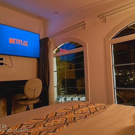Celestia Boutique Inn - Boutique Stay Overlooking Jerash Ruins Джараш Экстерьер фото