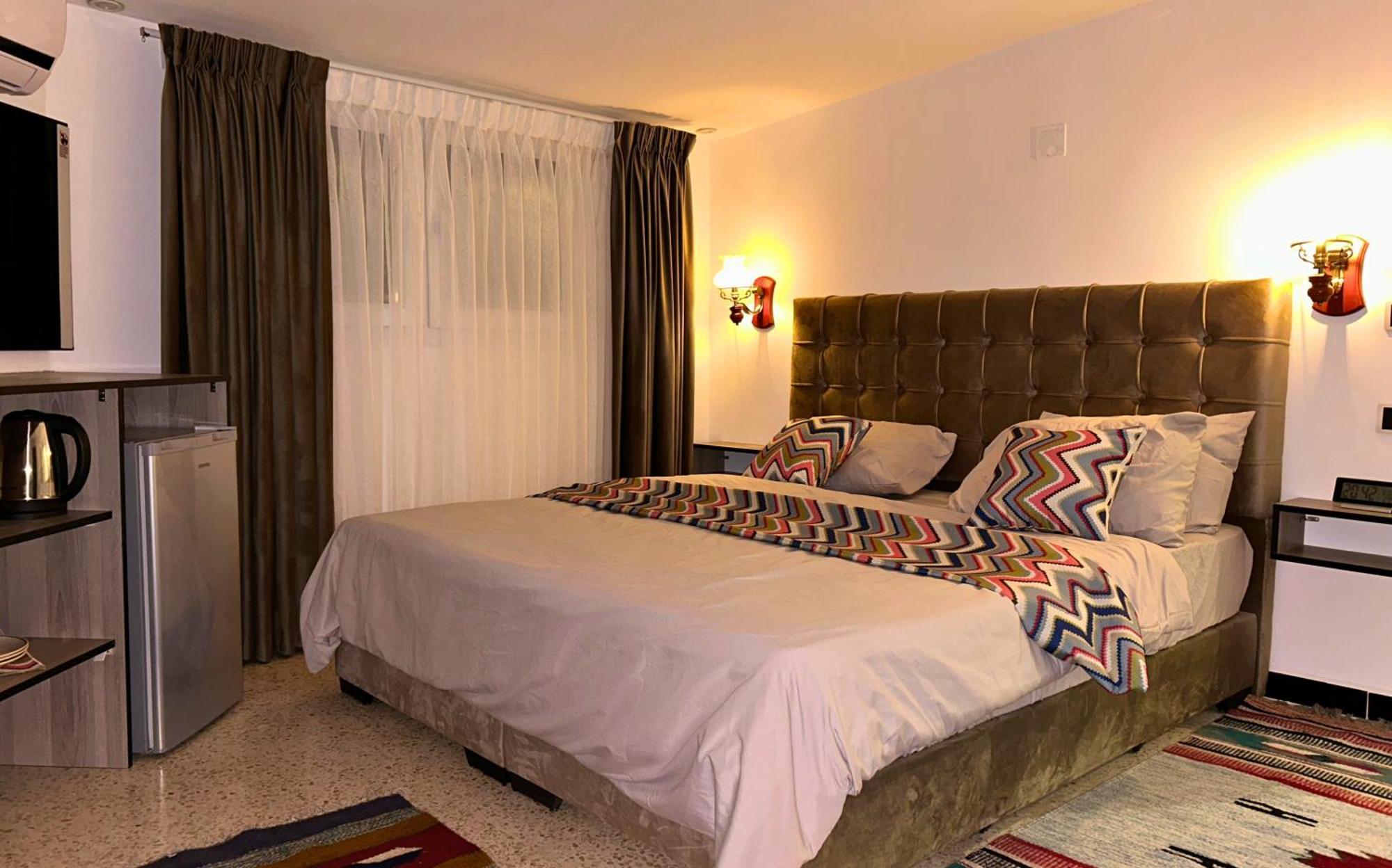Celestia Boutique Inn - Boutique Stay Overlooking Jerash Ruins Джараш Номер фото