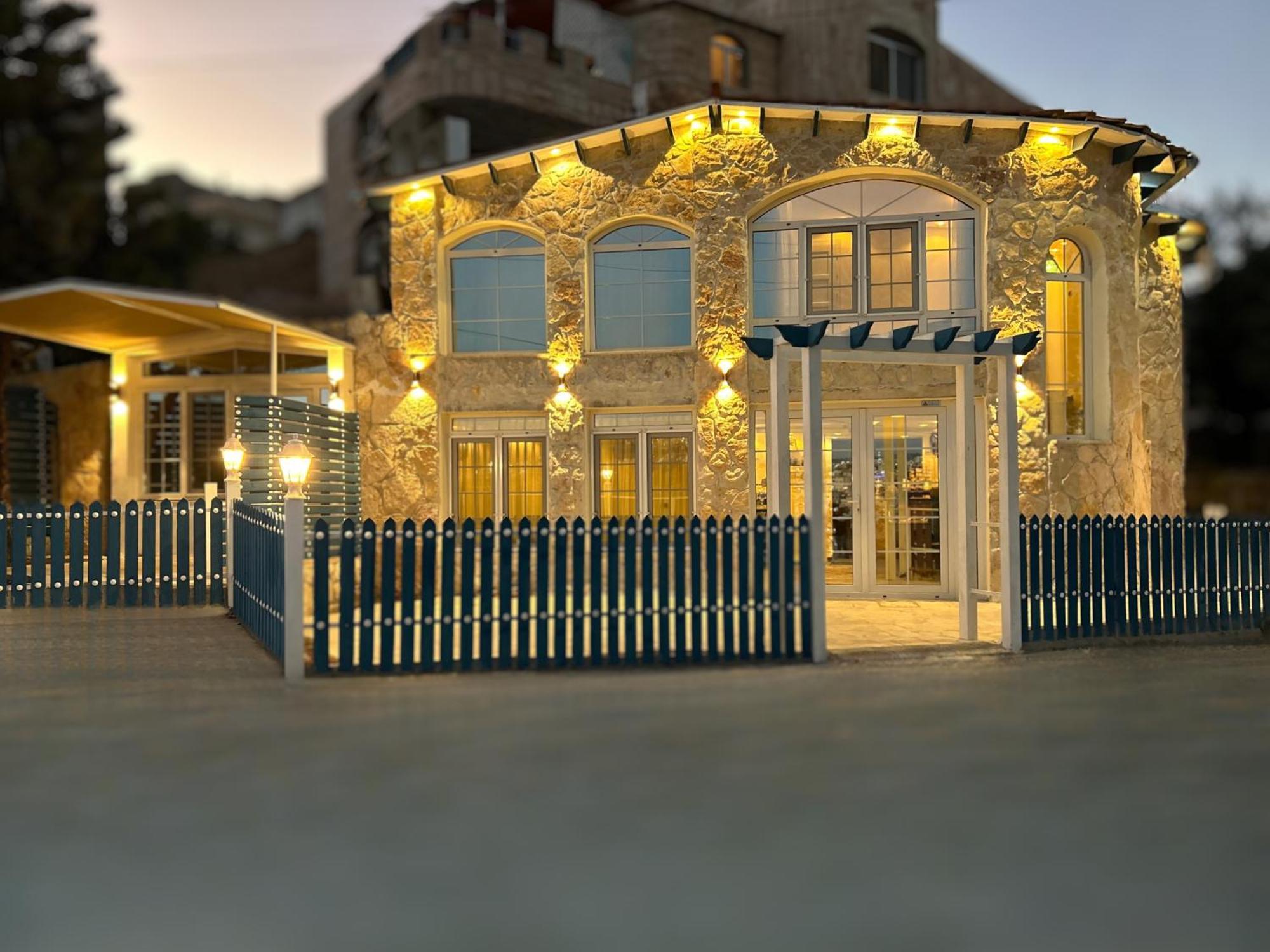 Celestia Boutique Inn - Boutique Stay Overlooking Jerash Ruins Джараш Экстерьер фото