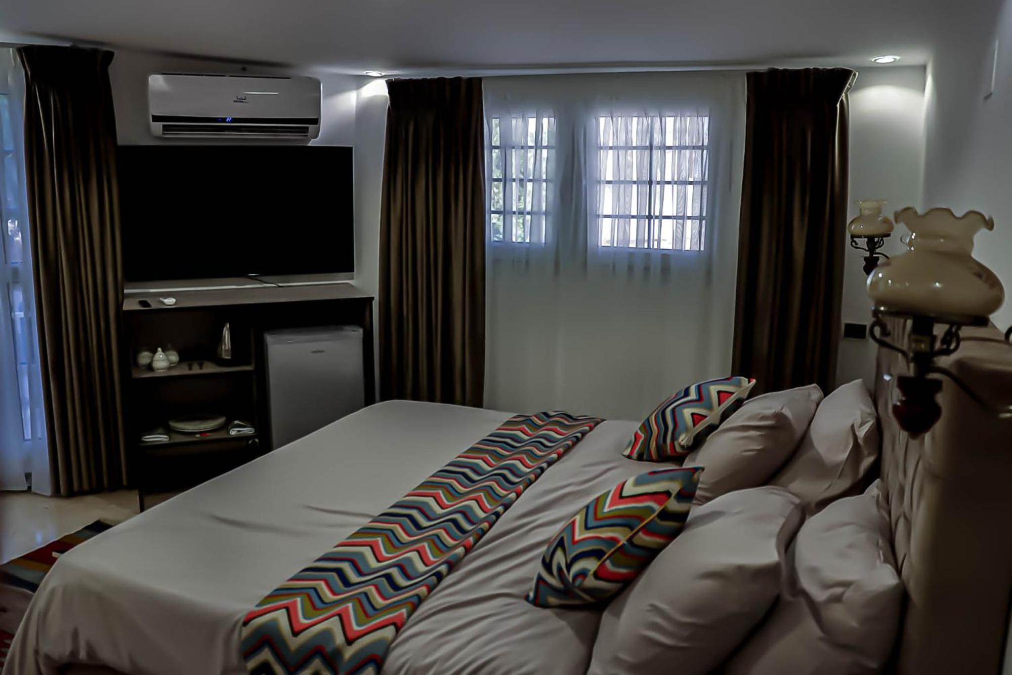 Celestia Boutique Inn - Boutique Stay Overlooking Jerash Ruins Джараш Экстерьер фото